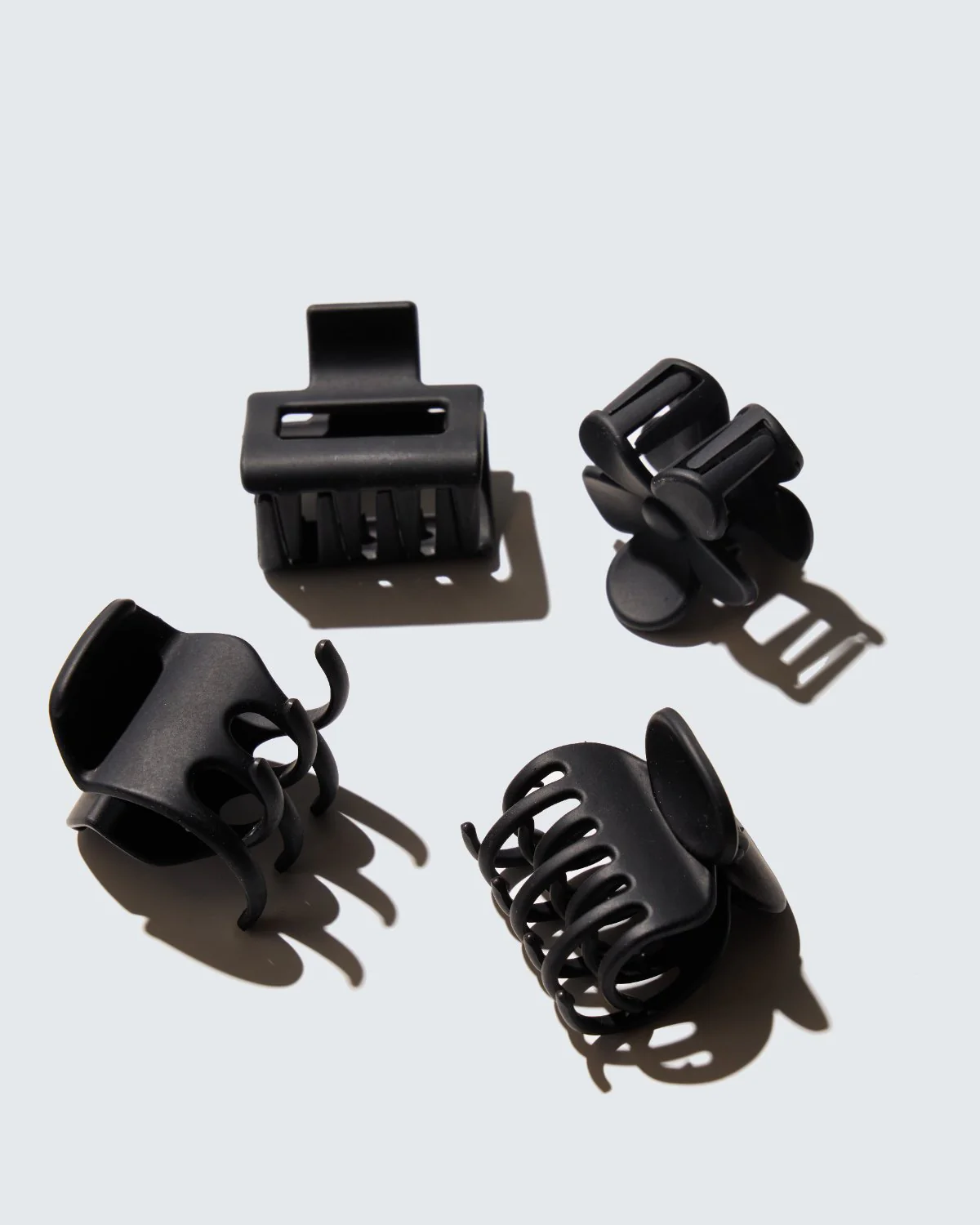 Small Claw Hair Clips, 4-Pack, Black - Image 4